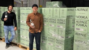 Lire la suite à propos de l’article Le succès soudain et international de la vodka québecoise Aupale